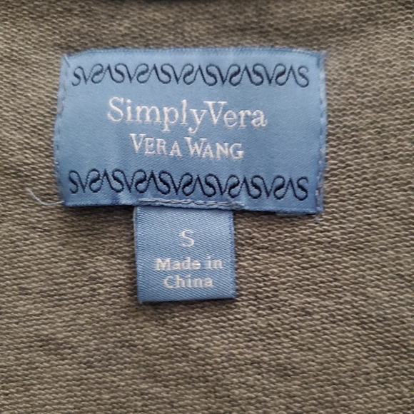 Simply Vera Vera Wang Grey and purple dress with sash, size Small. - Picture 7 of 10